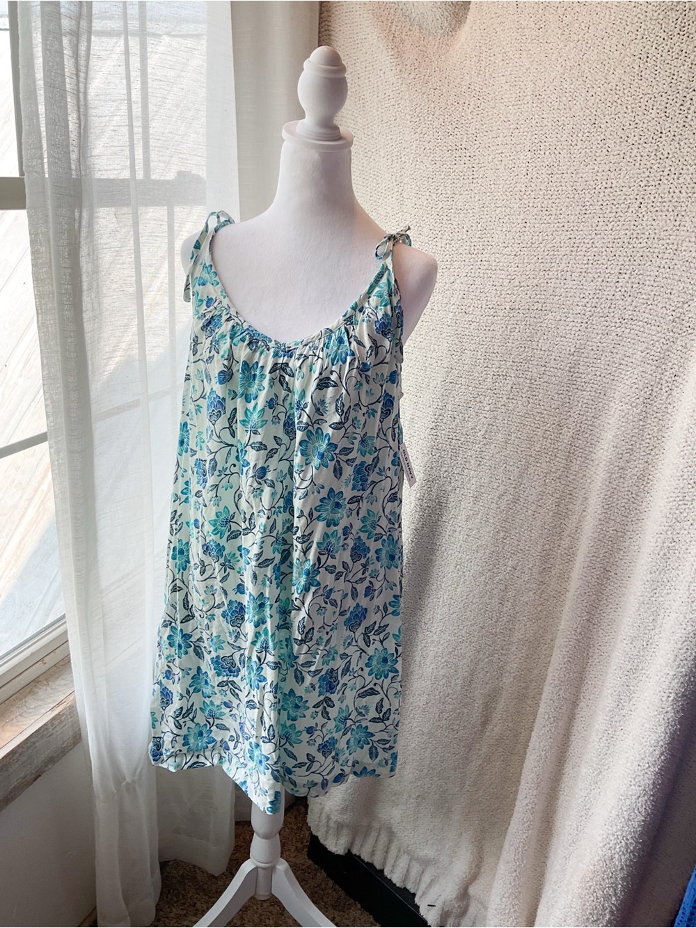 Old Navy Blue and Teal Floral Tie‑Strap Mini Dress